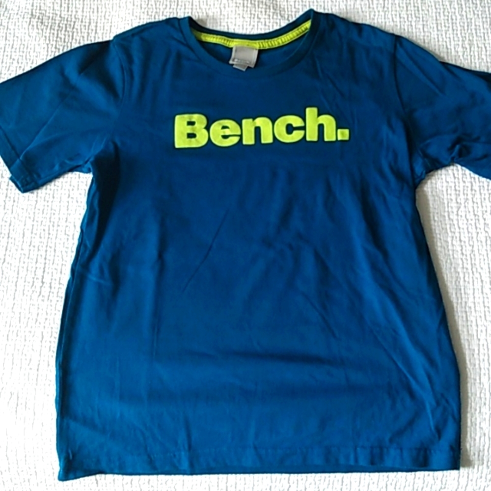 GIFT WITH PURCHASE Boys size 9/10 Bench t-shirt